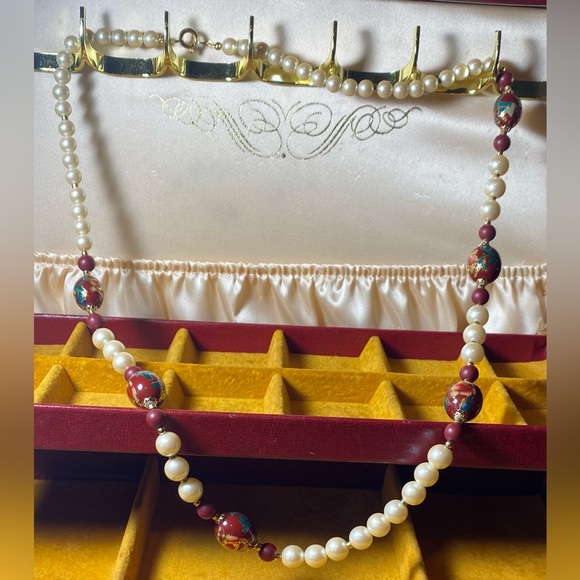 Estate, hand painted bead necklace. Beautifully crafted. Vintage - Picture 10 of 16